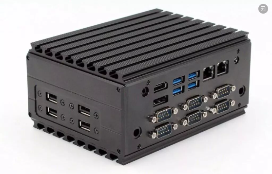 彩神(中国)紧凑型无风扇工控机：支持3显！